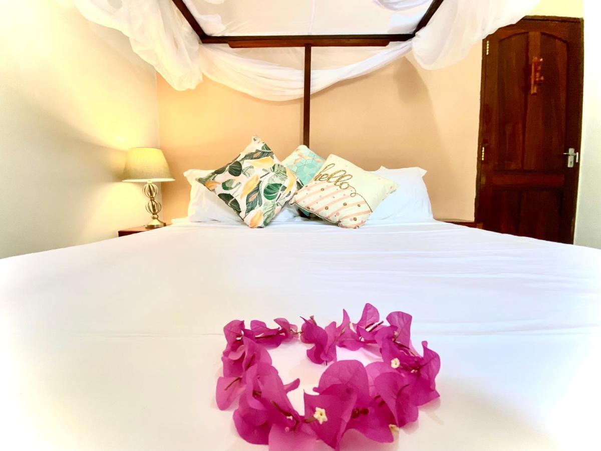 Villa Orchid Beach Guest House ブウェワウ エクステリア 写真