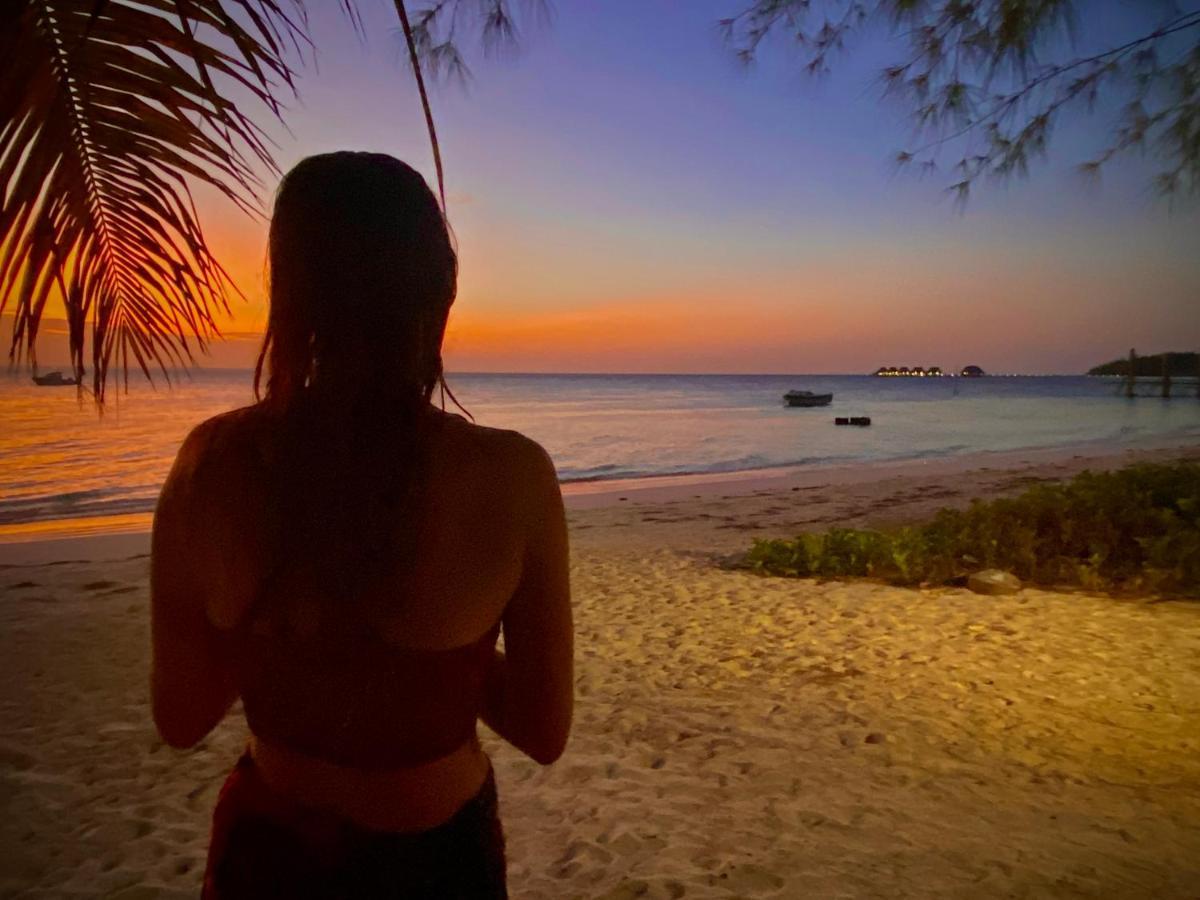 Villa Orchid Beach Guest House ブウェワウ エクステリア 写真