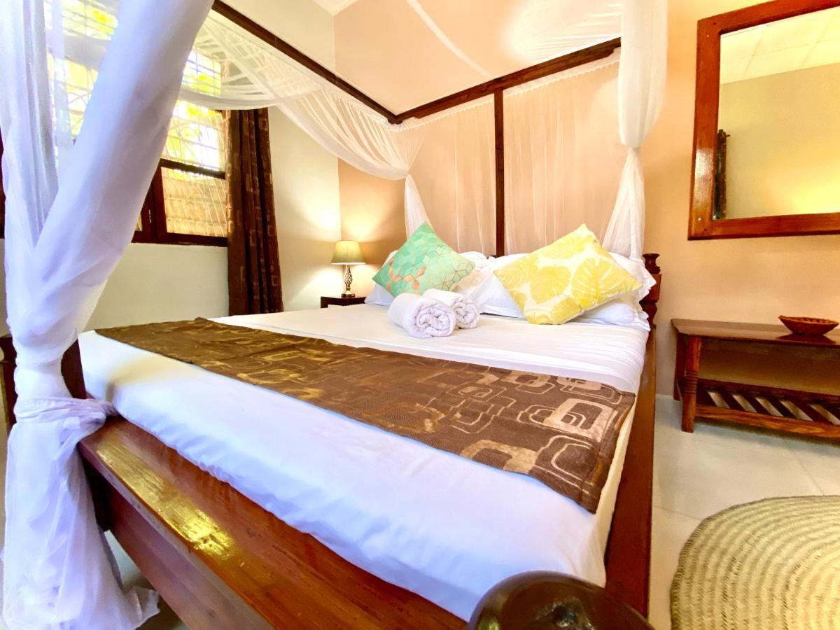Villa Orchid Beach Guest House ブウェワウ エクステリア 写真