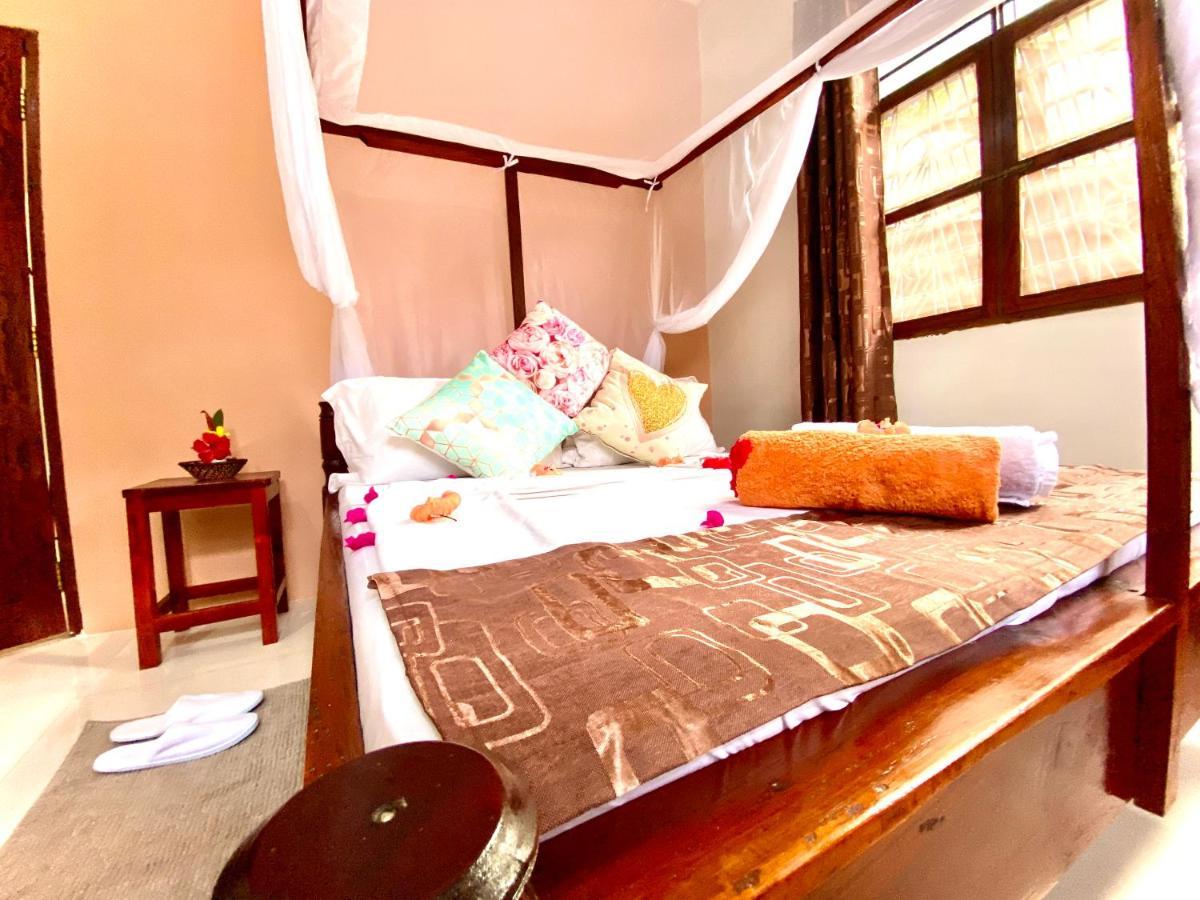 Villa Orchid Beach Guest House ブウェワウ エクステリア 写真